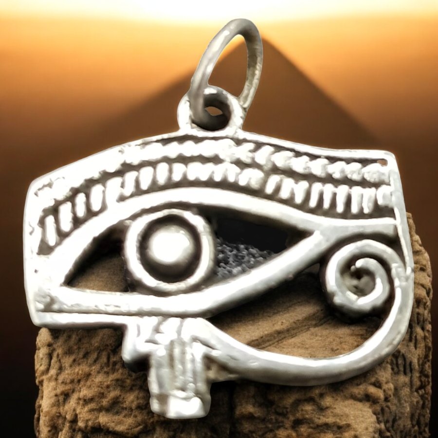Egyptian Eye of Horus Pendant in Silver 2 cm 3 g Art 427 - Bricks Masons