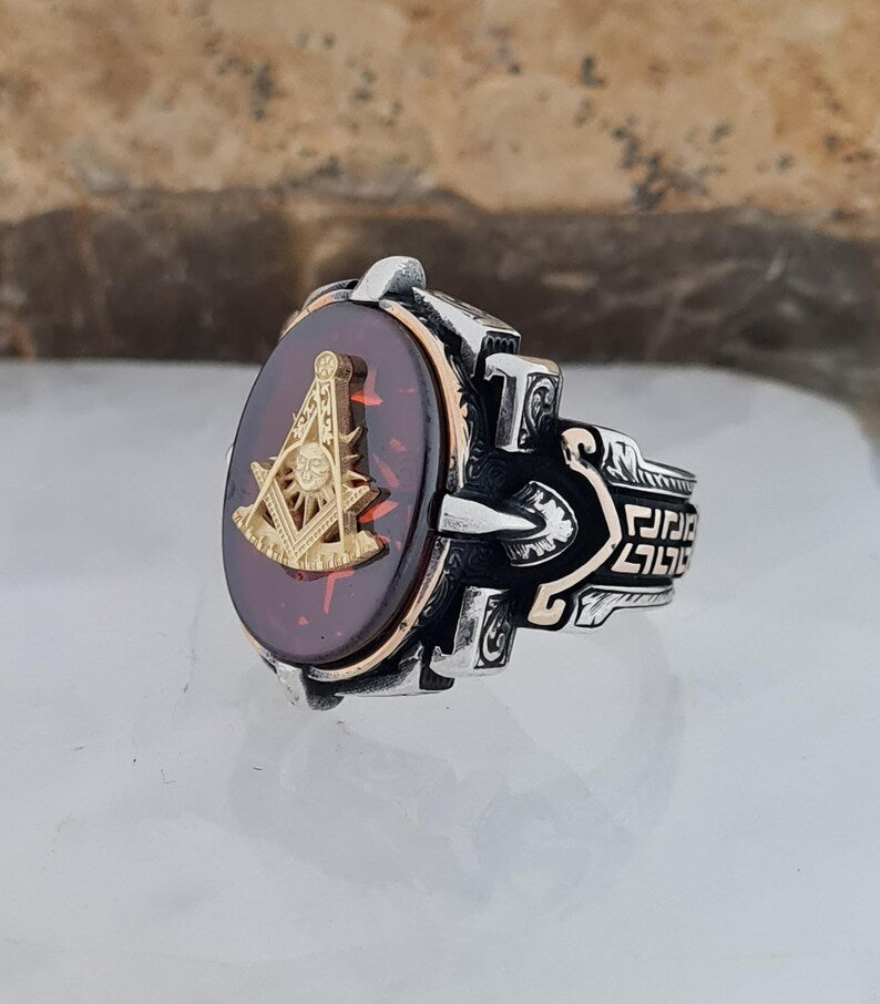 Master Mason Blue Lodge Ring - Garnet Zircon Compass & Square - Bricks Masons