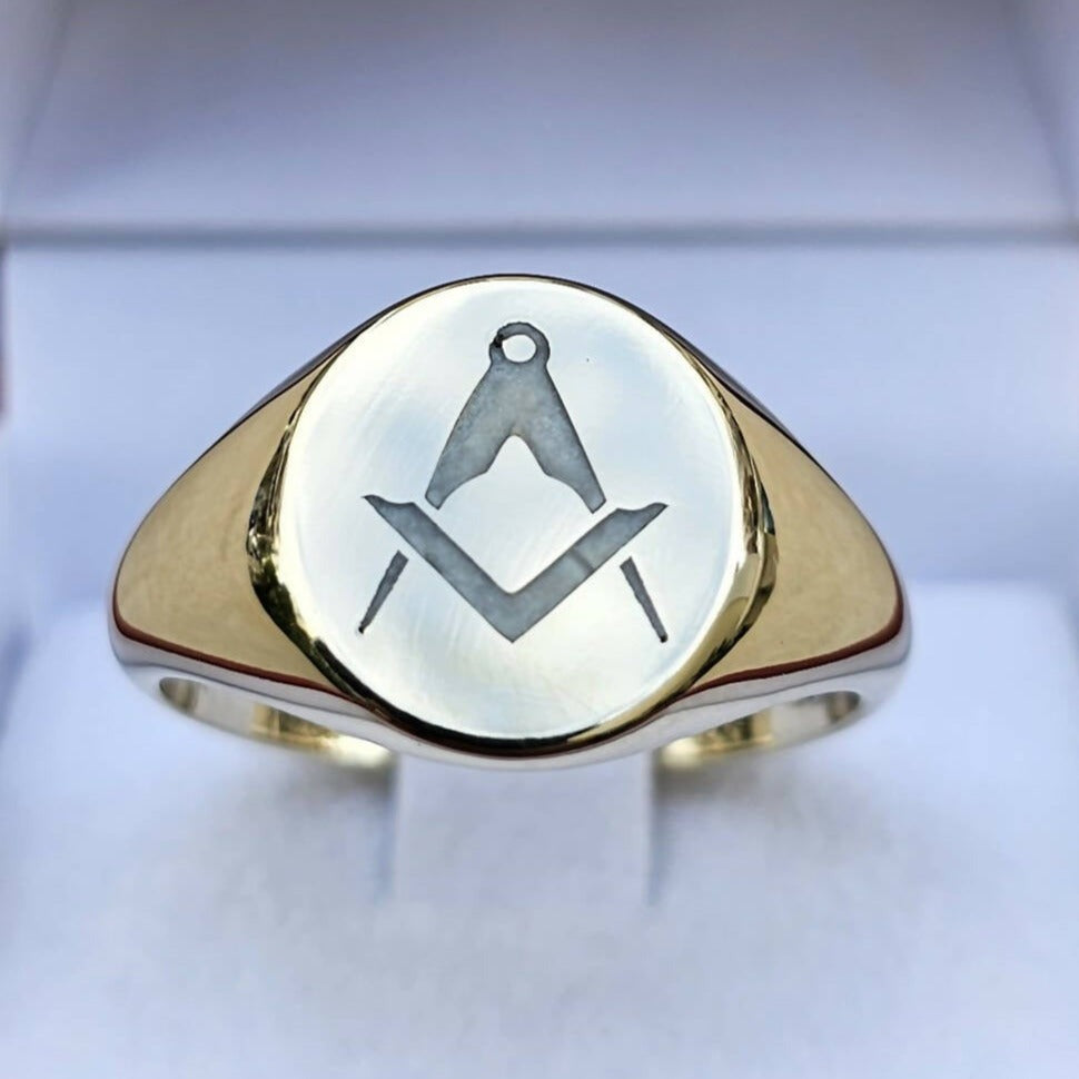 Master Mason Blue Lodge Ring - Square and Compass 9K Gold with Enamel - Bricks Masons